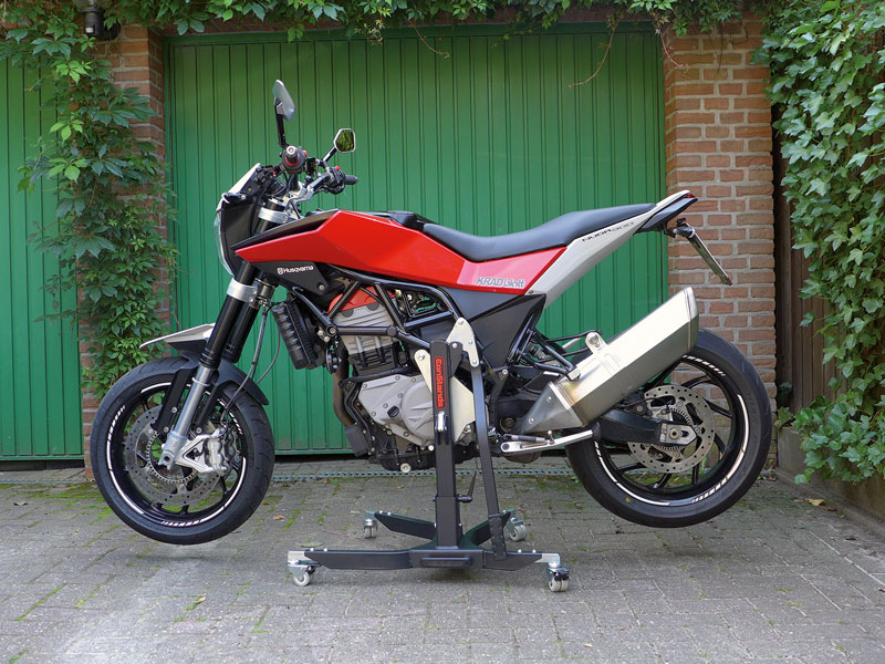 ConStands Power aufgebockt