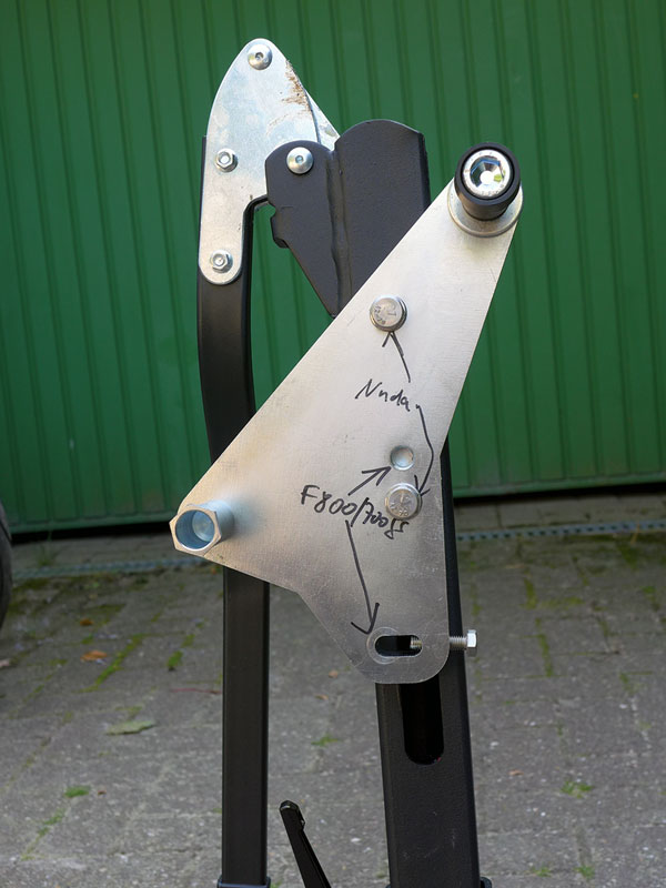 ConStands Power geaenderte Bohrung fuer Nuda