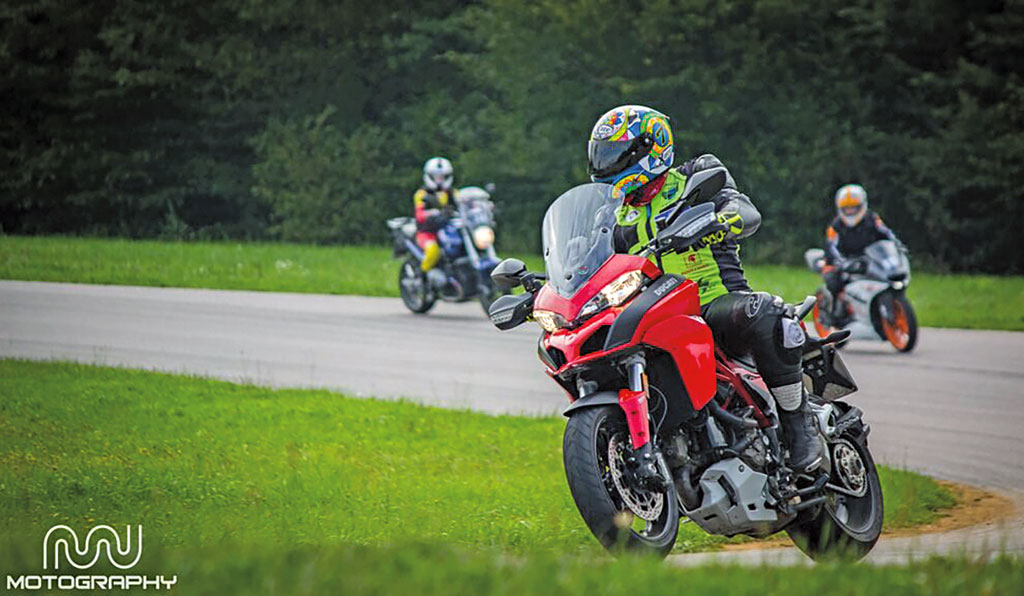 Ducati Multistrada 1200 S Modell 2015 links