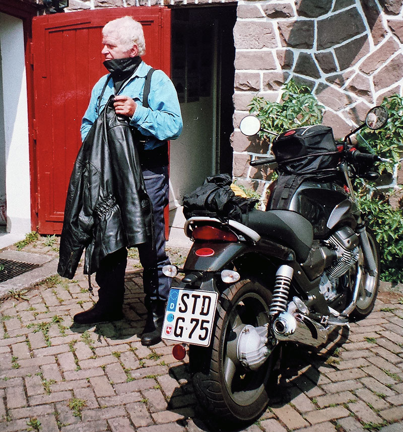 Mit Guzzi Breva 750 auf Besuchstour