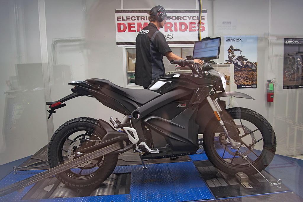 Zero Werksbesichtigung Endkontrolle