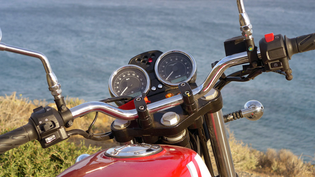 Moto Guzzi V7 II ABS Spezial Cockpit
