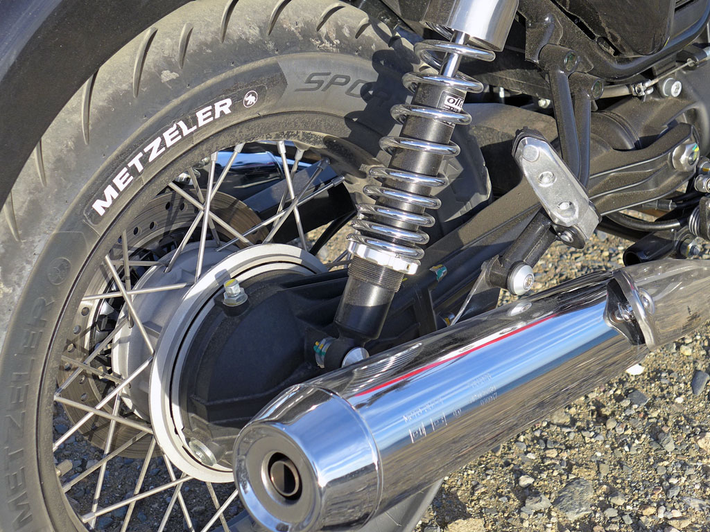 Moto Guzzi V7 II ABS Spezial Kardan