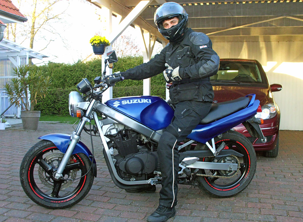 Suzuki GS500E fertig