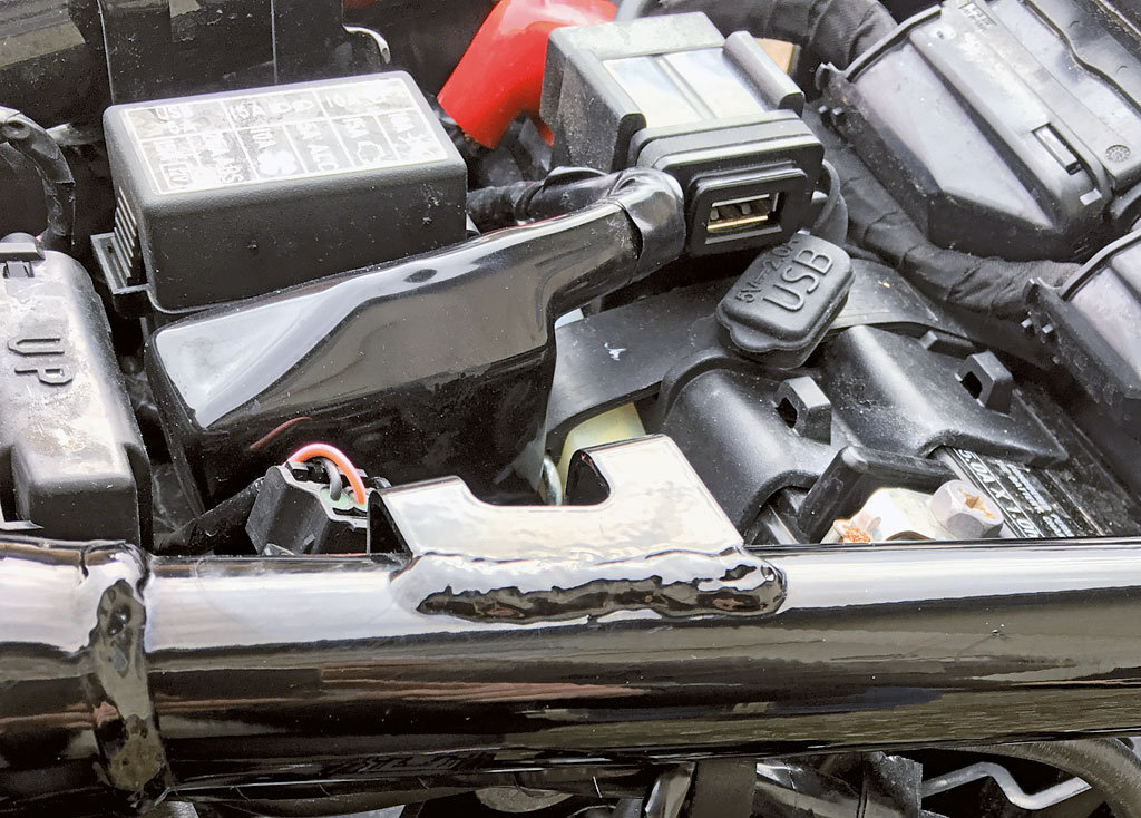 Triumph Street Twin 900 USB Buchse