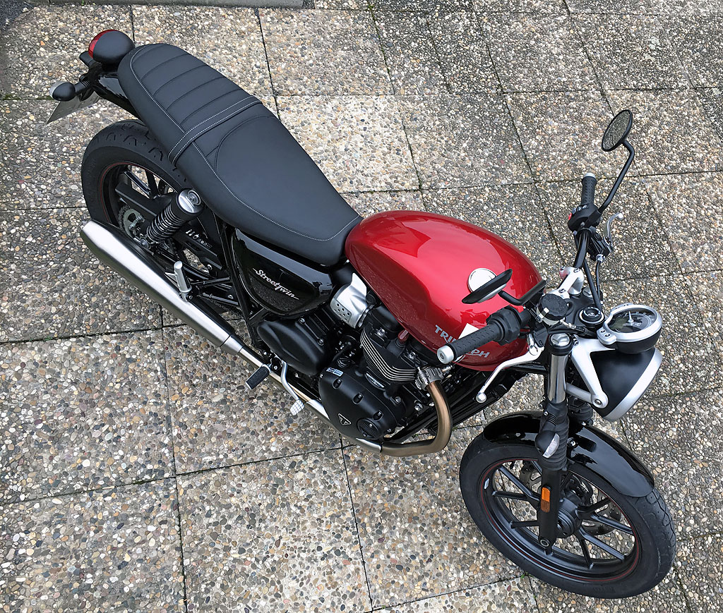 Triumph Street Twin 900 von oben