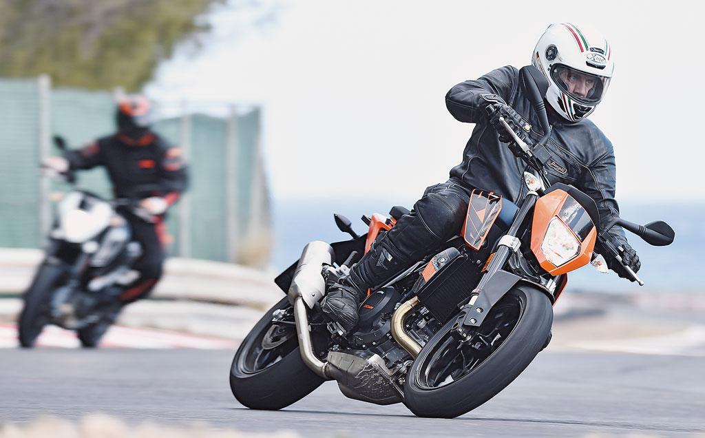 KTM Duke 690 Aktion2