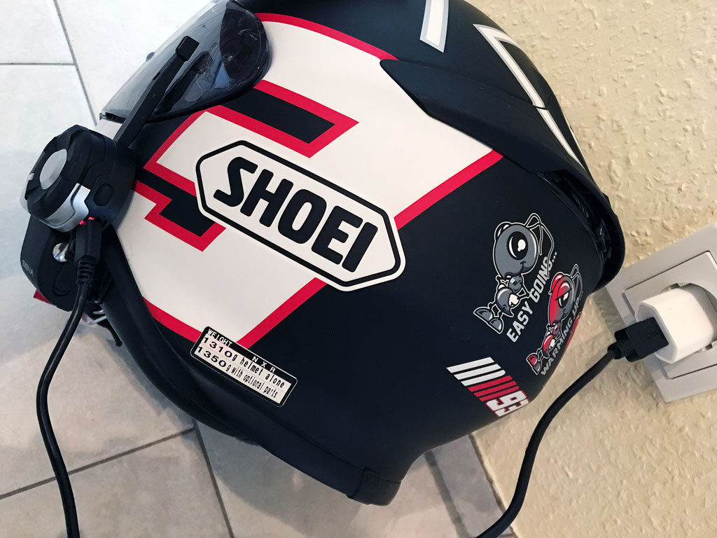 Sena20S laden mit USB Kabel