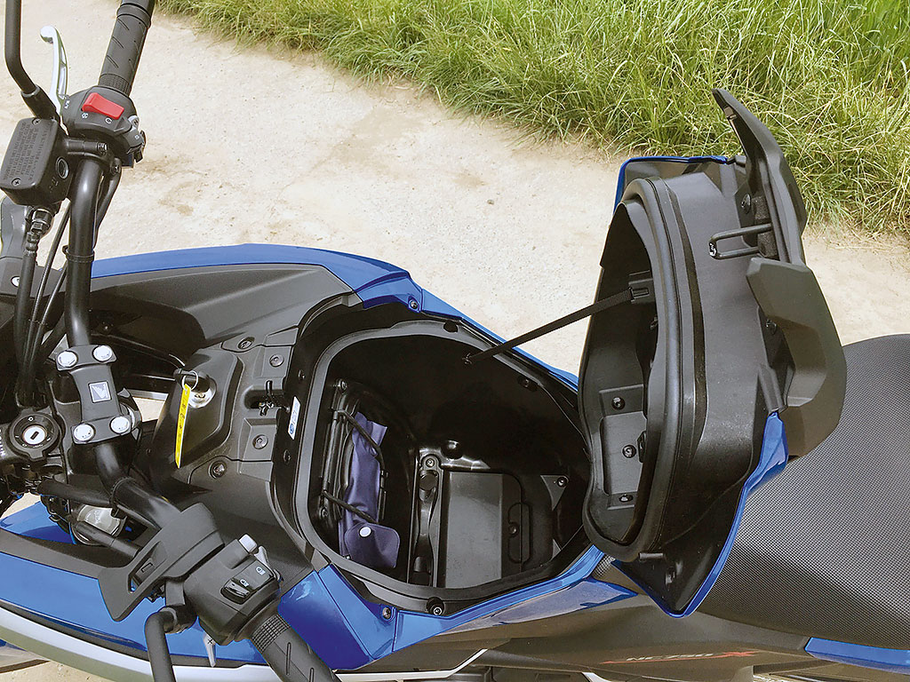 Honda NC750X DCT 2016 Staufach