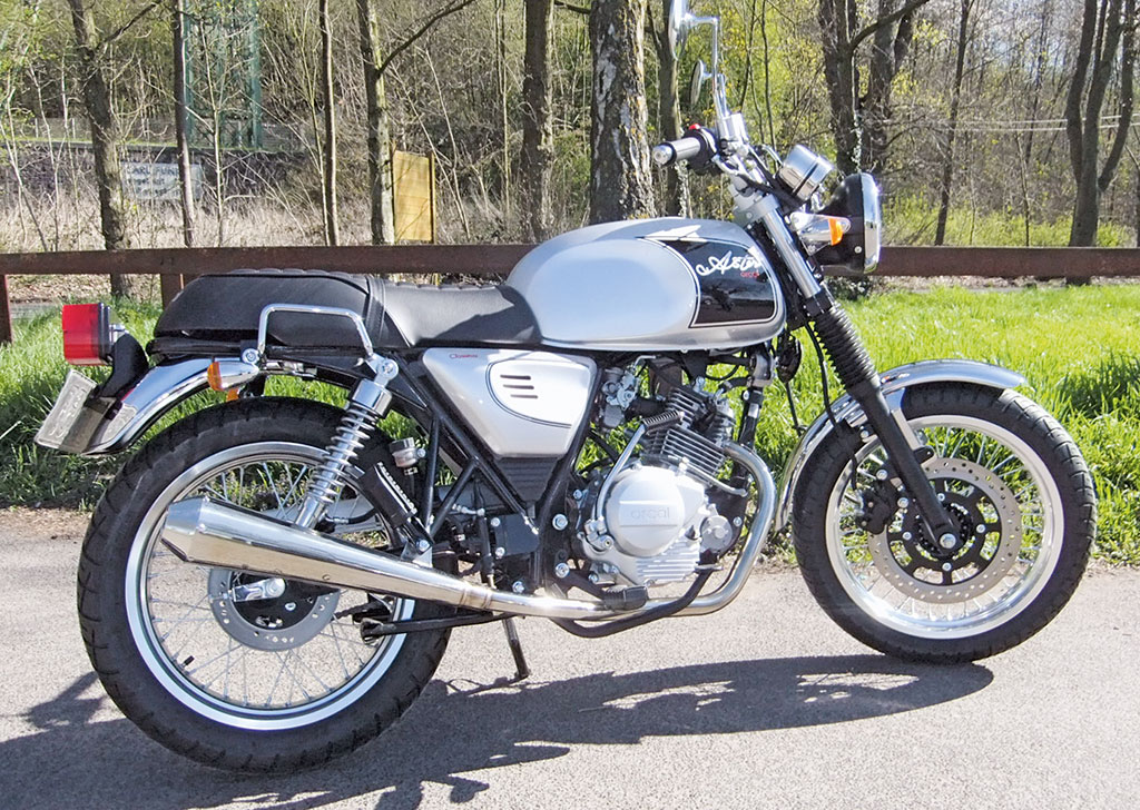 Orcal Astor Cafe 125 rechts