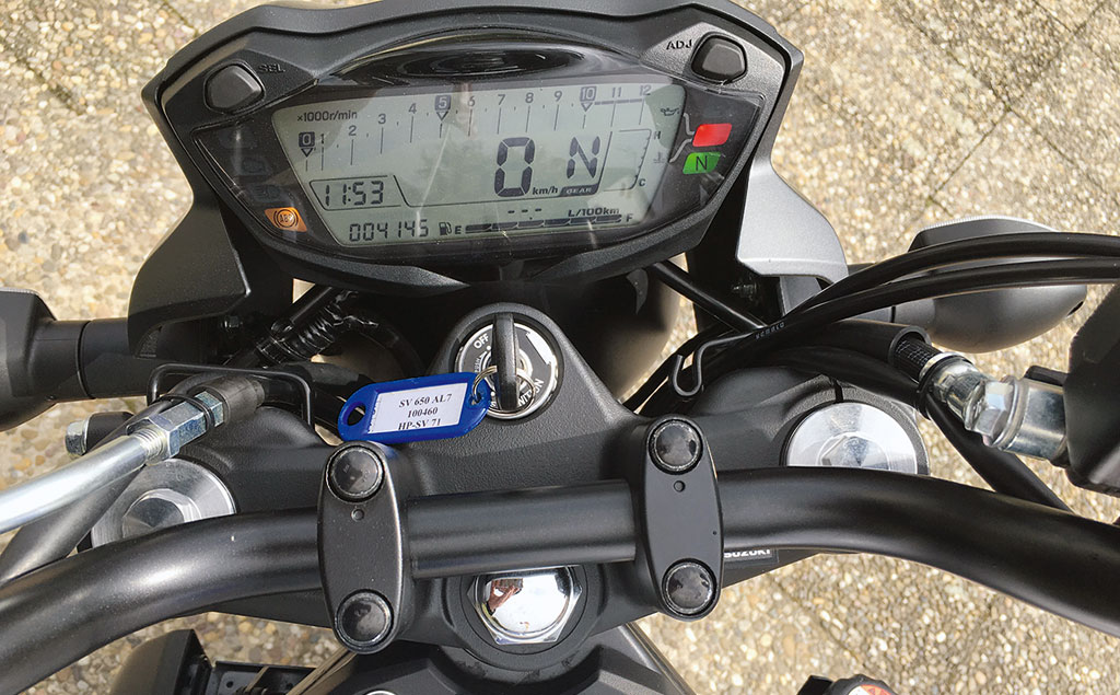 Suzuki SV650 2016 Cockpit
