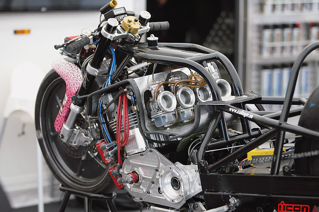 Motorblock im Gitterrohrrahmen