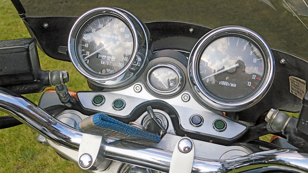 Suzuki GSX1200 klassische Rundinstrumente