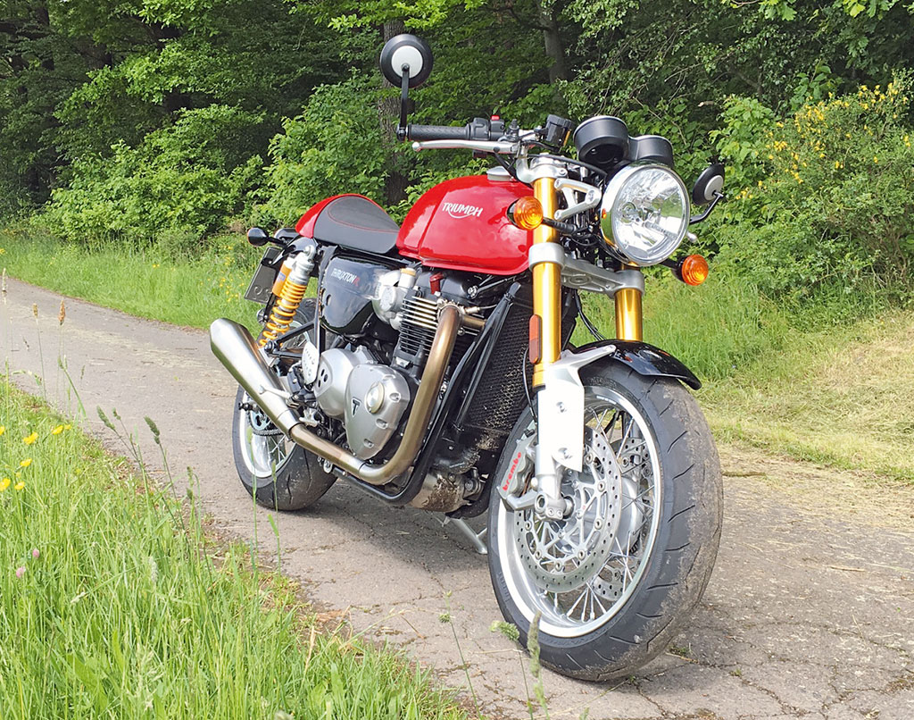 Triumph Thruxton R Front