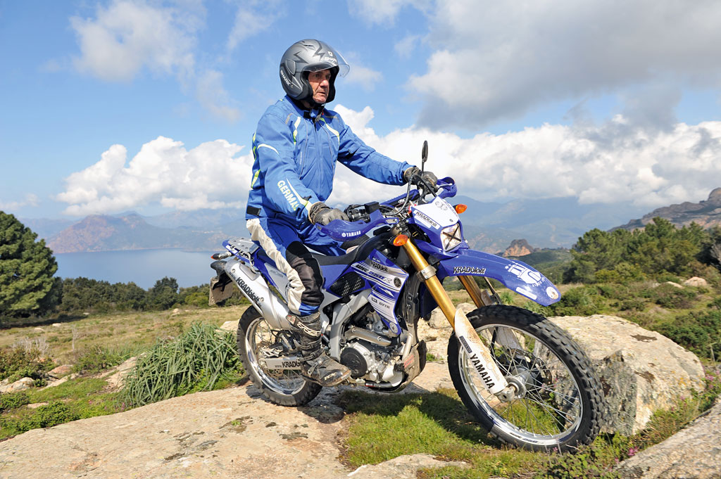 Yamaha WR250R Action