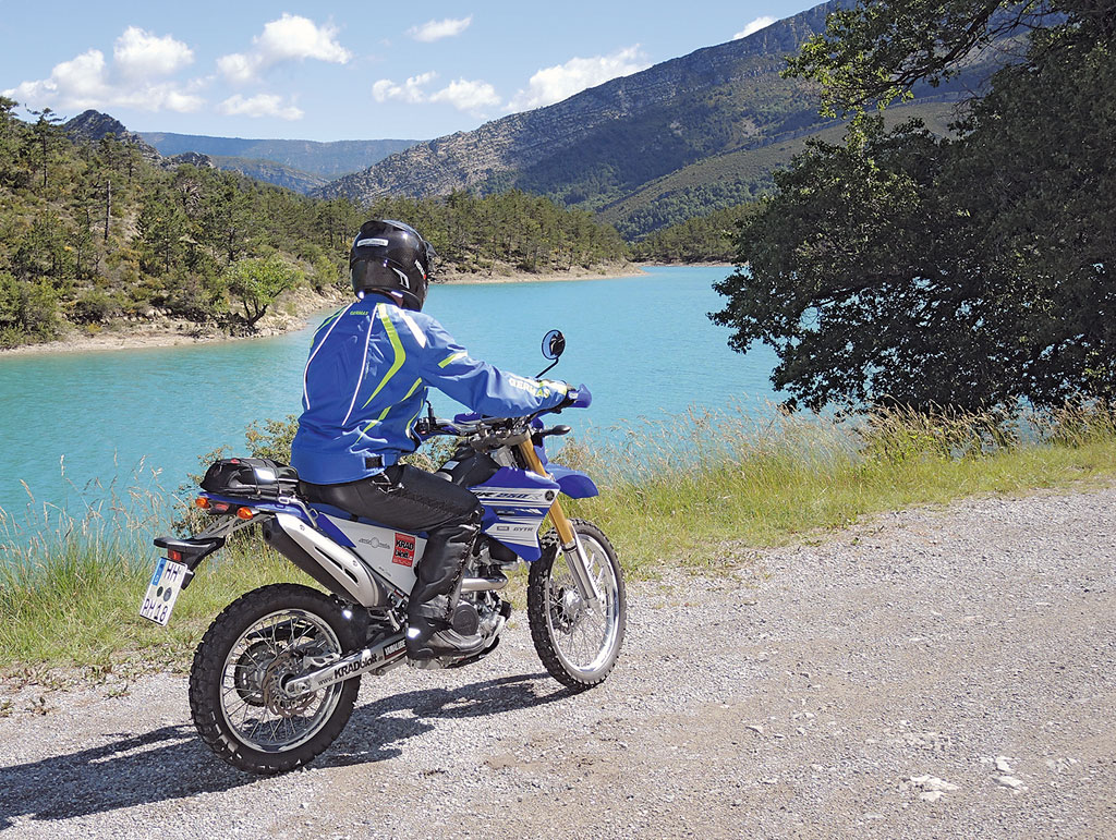 Yamaha WR250R Endurobummeln geht bequemer