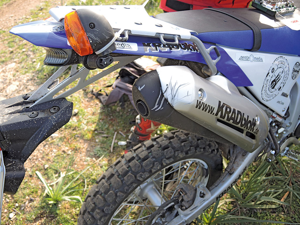 Yamaha WR250R Leichte Kampfspuren