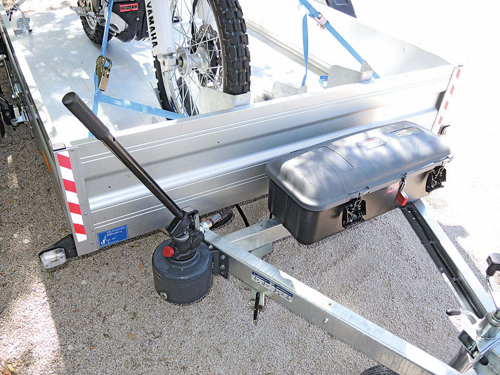 Absenkanhaenger Box und Hydraulik