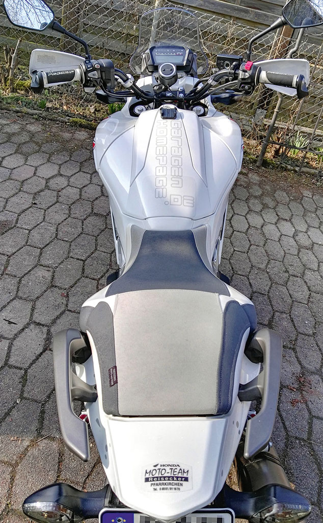 Honda NC 700 X Designumbau oben