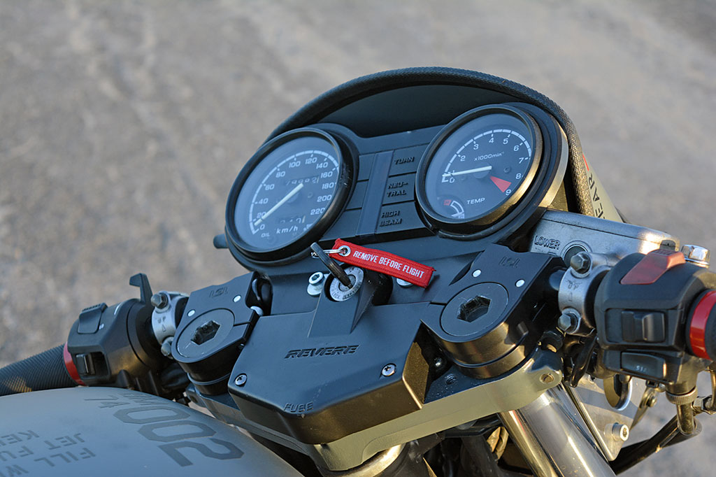 Motorholik Honda NTV650 Umbau Cockpit