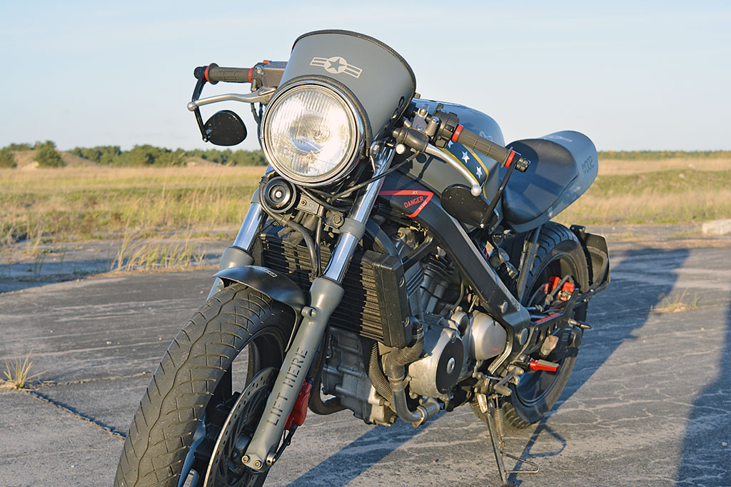 Motorholik Honda NTV650 Umbau Front