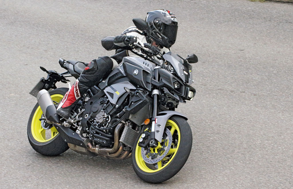 Yamaha MT10 Modell 2016 Action1 Foto Clemens Gleich