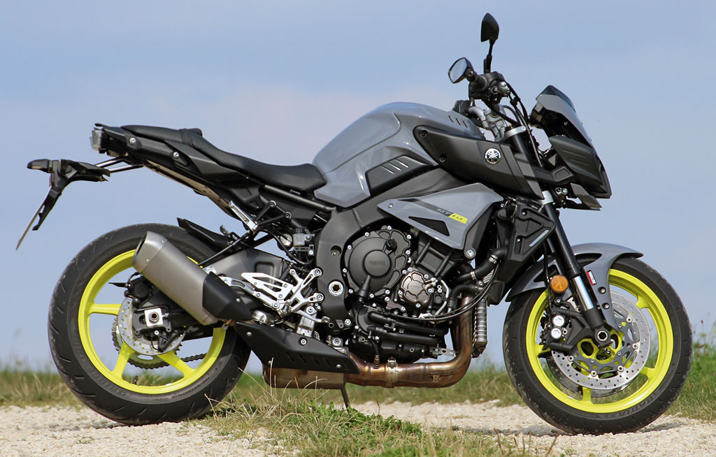Yamaha MT10 Modell 2016 rechts