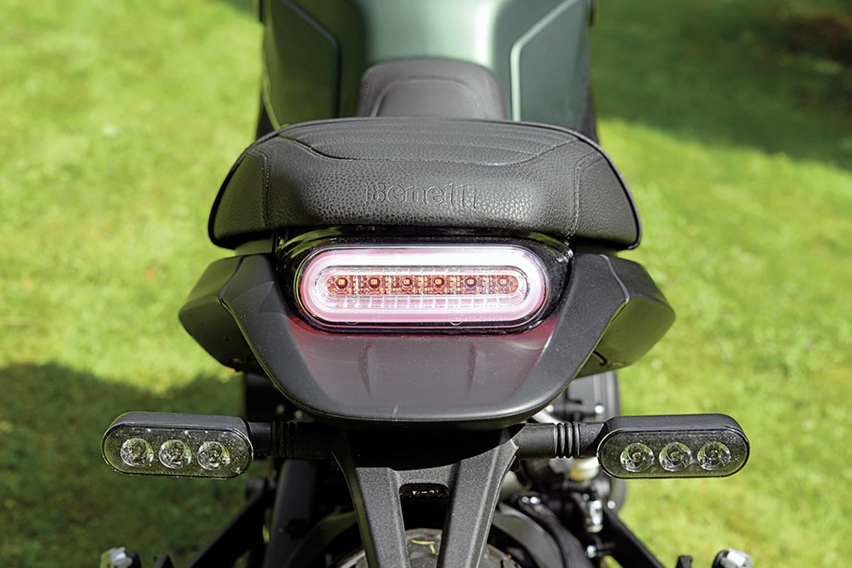 Benelli Leoncino 800 - LED-Beleuchtung auch hinten