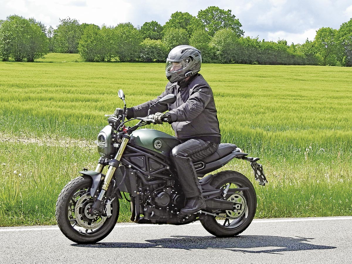 Benelli Leoncino 800