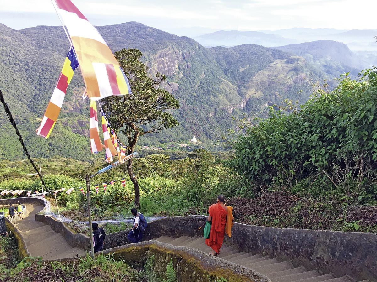 Rund 5500 Stufen führen auf den Adams Peak