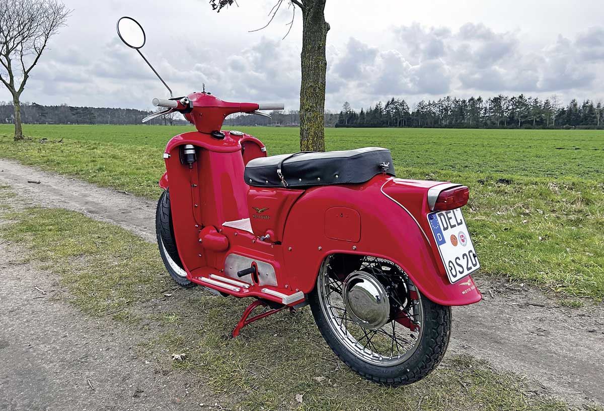 Man beachte die Einarmschwinge!