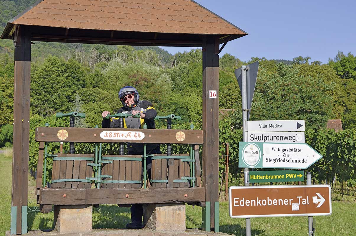 Don't drink & drive - aber alles dreht sich um den Wein