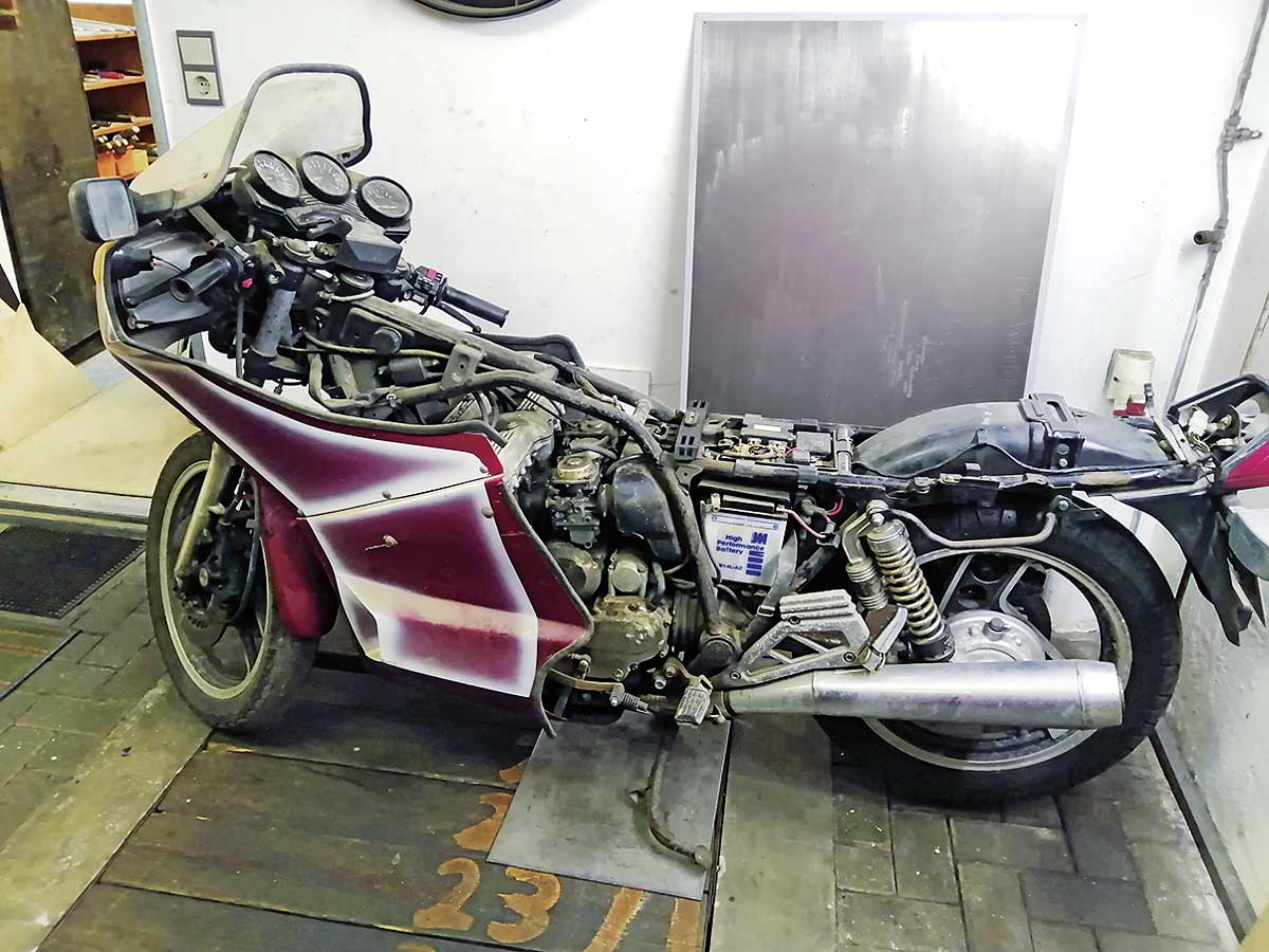 Neue Herausforderung: Die Yamaha XJ 900 wird gestrippt