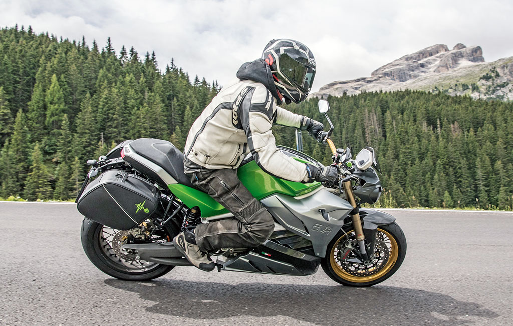 Energica Eva Modell 2017 am Sellajoch Energica Eva Modell 2017 am Sellajoch