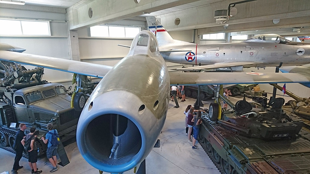 Besuch im Militärmuseum - Mit der Zero SR nach Kroatien