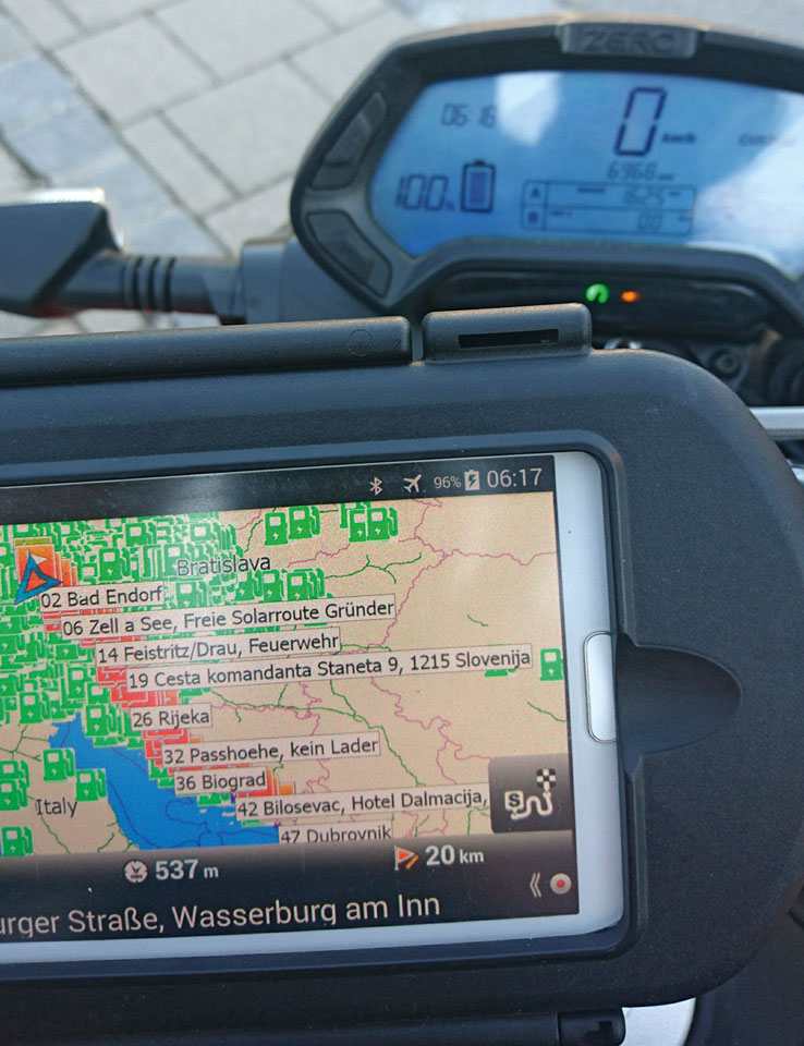 Immer im Blick: die Reichweite - Mit der Zero SR nach Kroatien