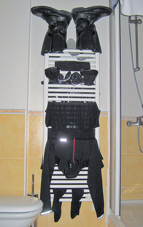 Nasse Klamotten trocknen im Hotel