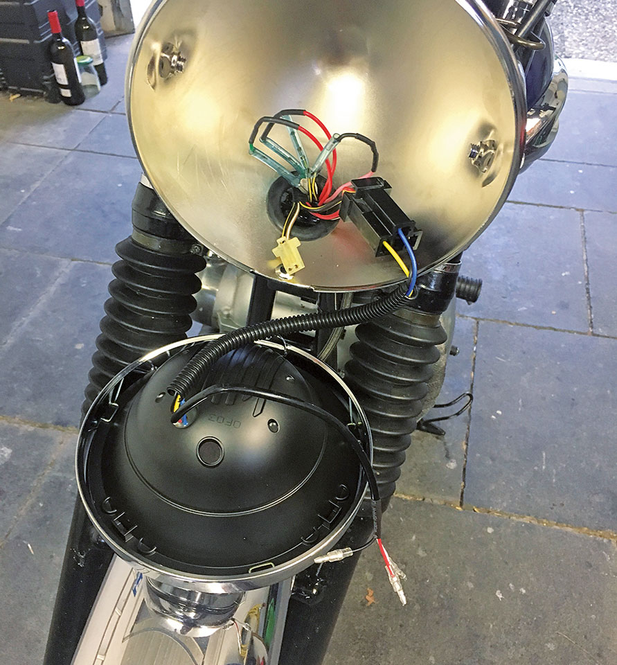 Montage Highsider LED-Scheinwerfer Reno Typ4