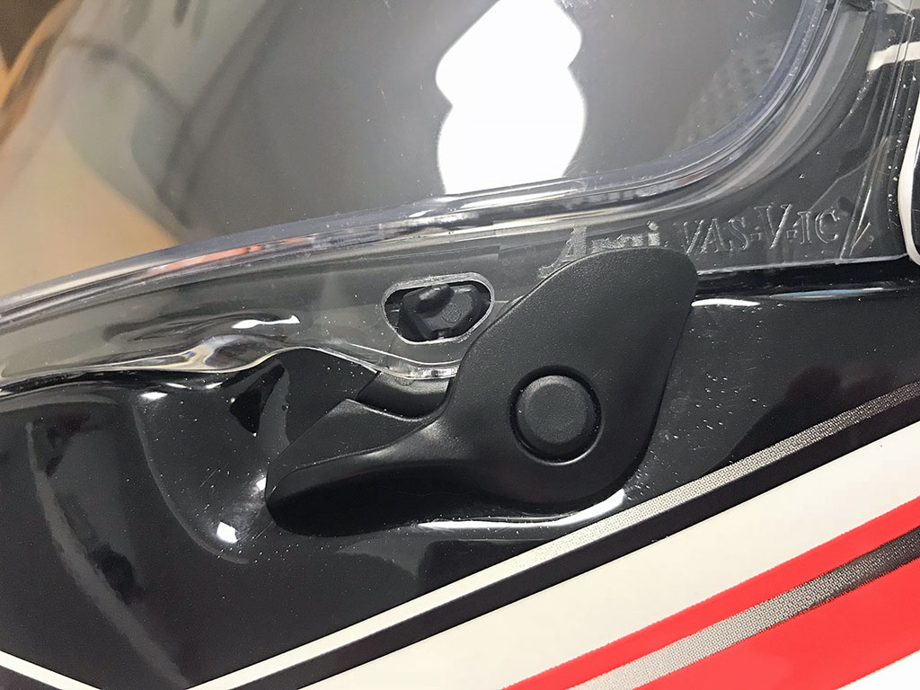 Arai Chaser X - etwas gewöhnungsbedürftige Visierentriegelung