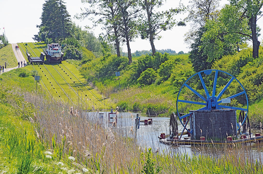 Kanal über den Berg