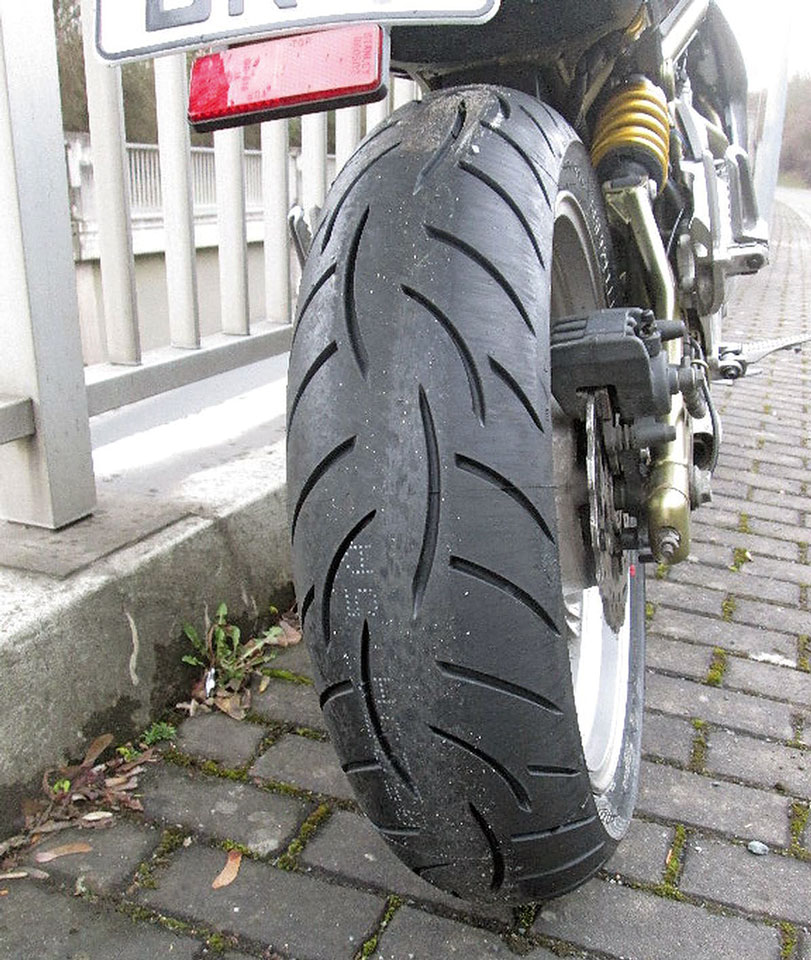 Neuer Reifen nach dem Sturz Neuer Reifen nach dem Sturz