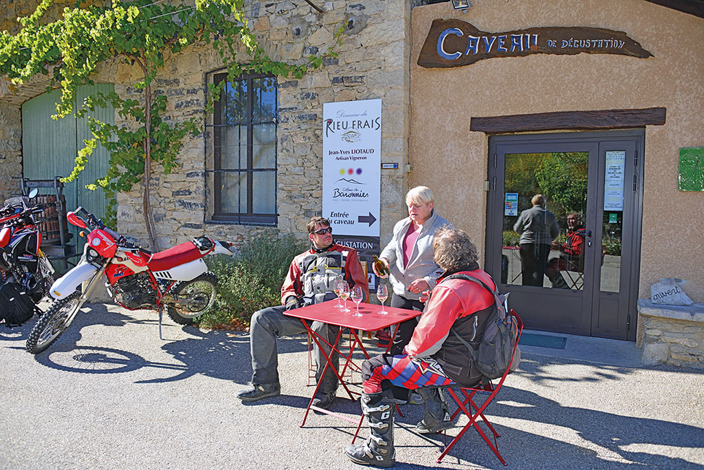 Kleine Degustation - Endurowandern in Südfrankreich