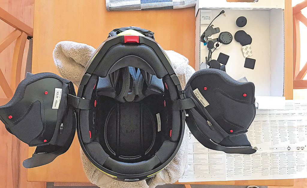 Cardo Packtalk Slim Einbau