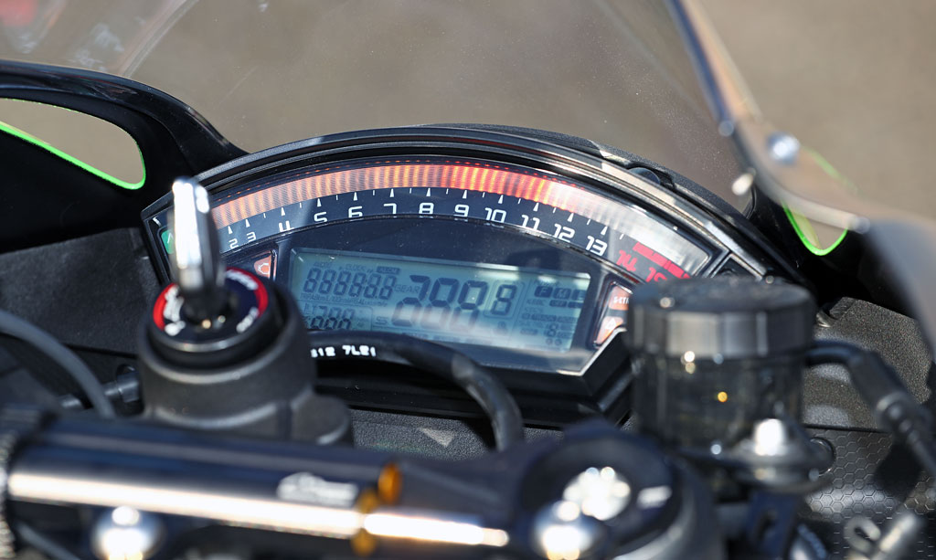 Kawasaki ZX-10R SE Modell 2018, Cockpit