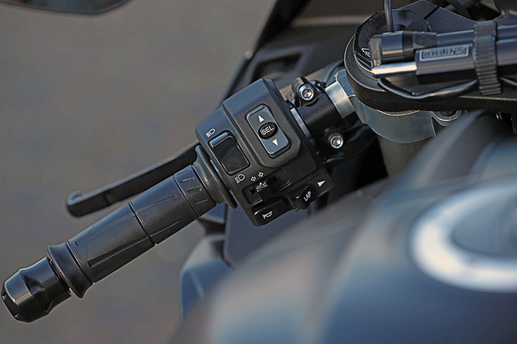 Kawasaki ZX-10R SE Modell 2018, Armatur links