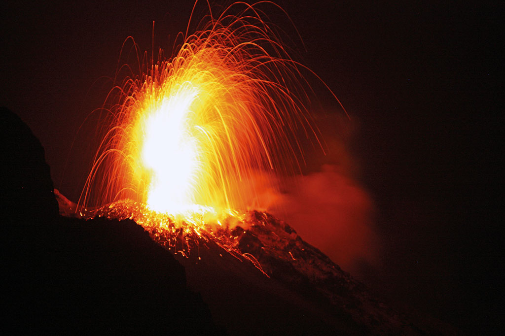 Feuer am Stromboli © Tina & Kai Sypniewski