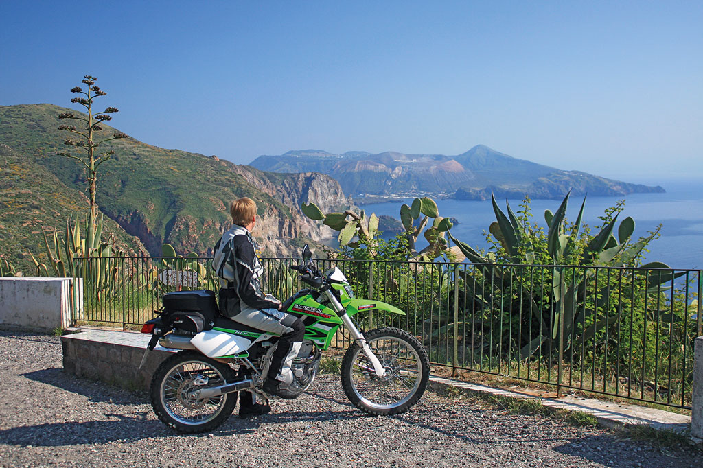 Mit dem Motorrad auf den Liparischen Inseln © Tina & Kai Sypniewski
