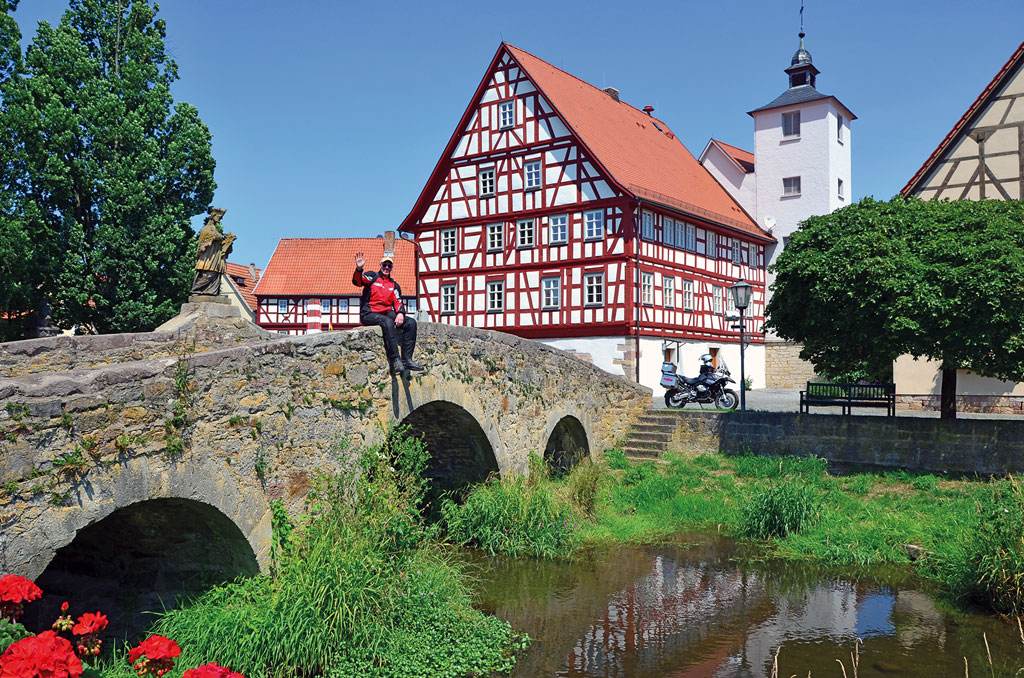 Brücke in Nordheim - Motorradtour Rhön