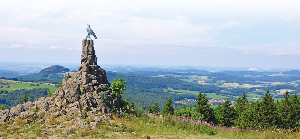 Fliegerdenkmal auf der Wasserkuppe - Motorradtour Rhön