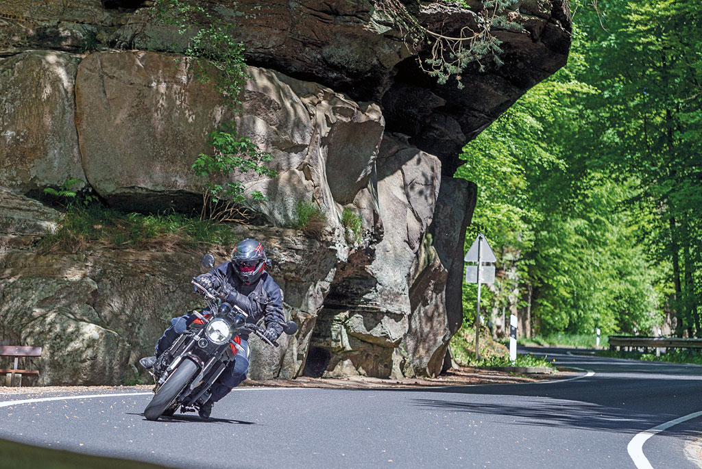 Luxemburg-Motorradtour - Im Müllerthal
